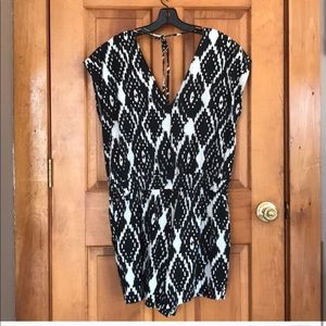 ⚡️3/$20⚡️LOFT Romper